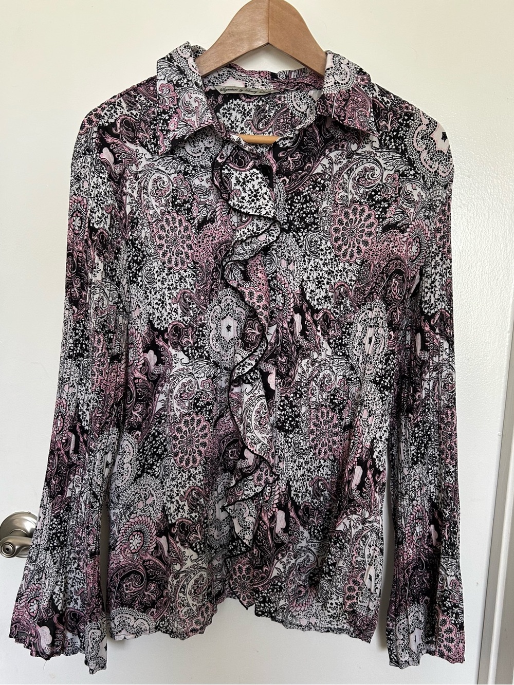Signature by Larry Levine Pink Paisley Ruffle Button-Front Blouse